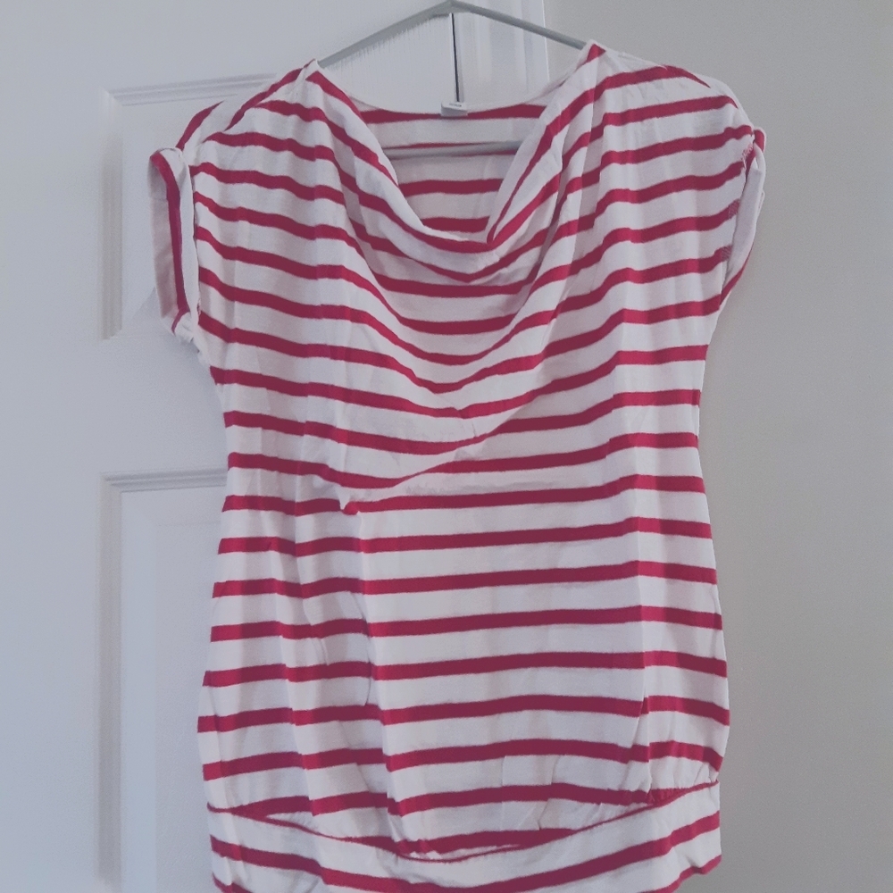 Old Navy maternity t-shirt